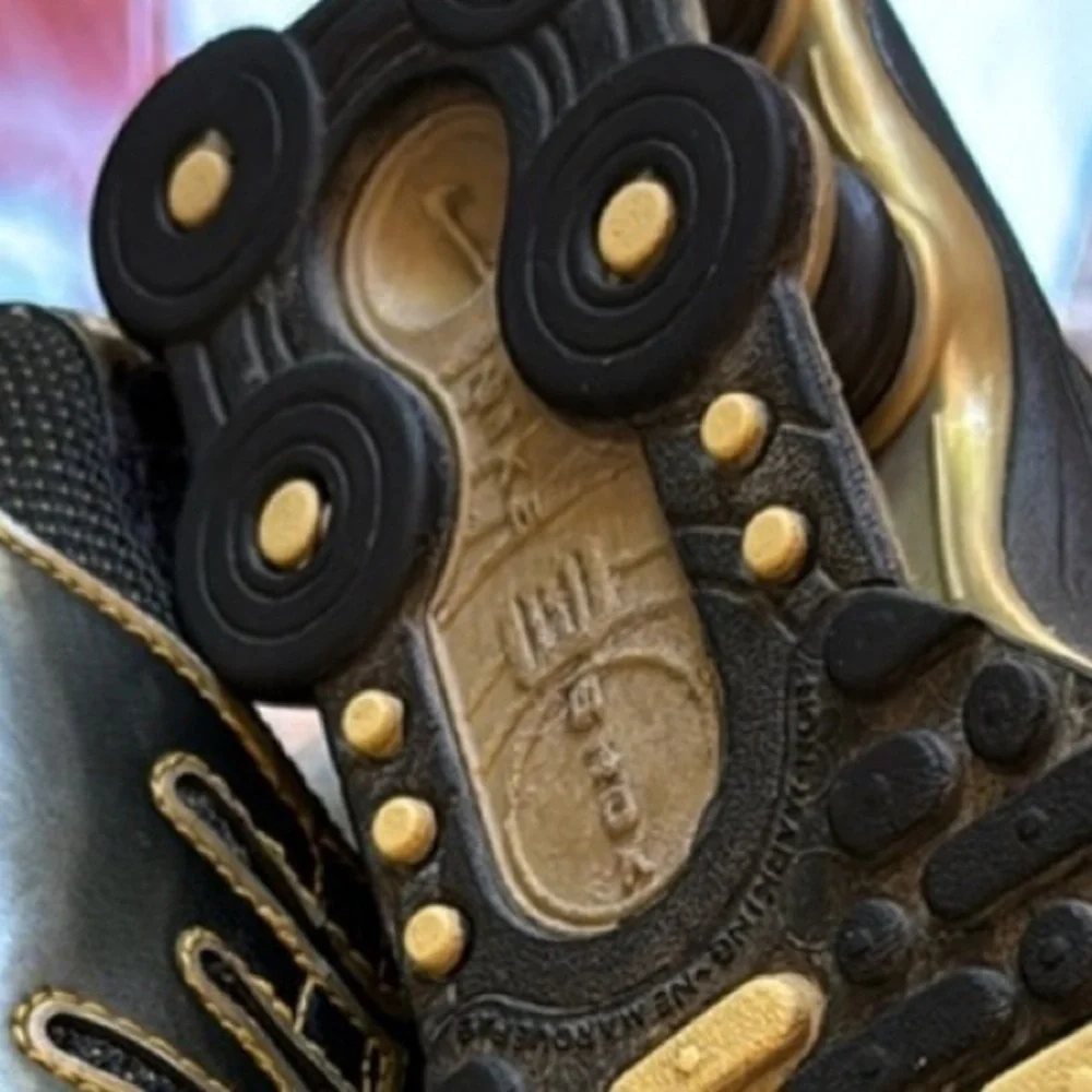 Nike Shox Youth Size 4Y Retro Y2K Black Gold Unisex Boy Running Shoes Sneakers - Picture 5 of 11